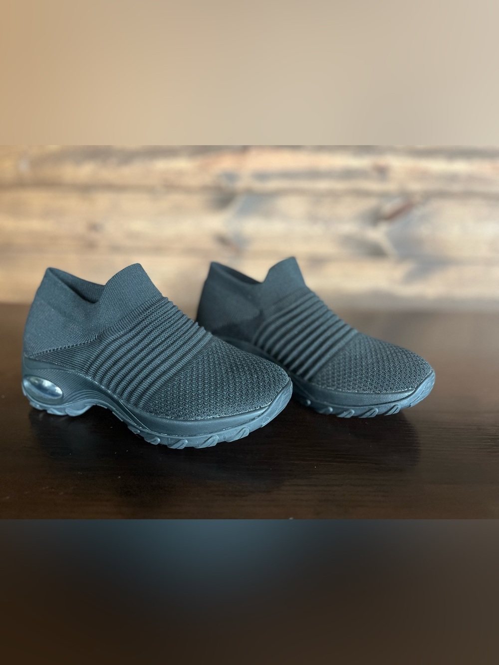 STQ Black Slip On Knit Sneakers Women’s Size 7 Comfort Walking Shoes